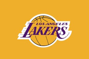 分区决赛战况：密尔沃基雄鹿防线稳固，皇家马德里进攻受阻，德布劳内成最佳